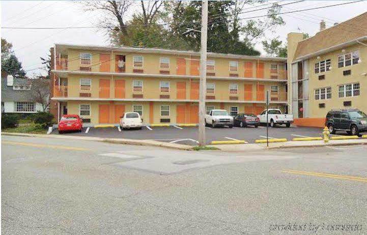 Media Inn & Suites Exterior photo